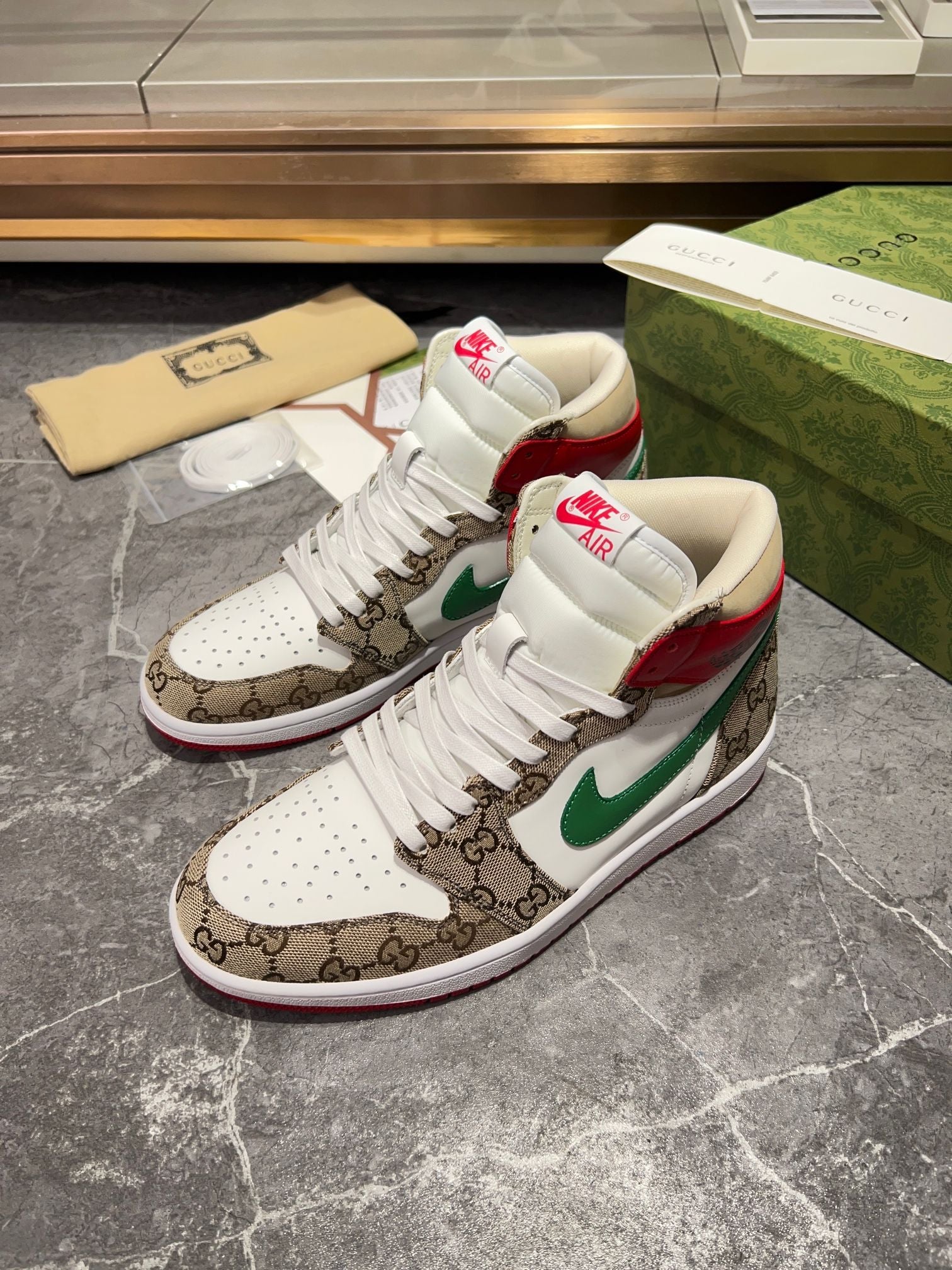 Gucci x Nike Air Jordan 1 - GG Canvas White Red Green High-Top