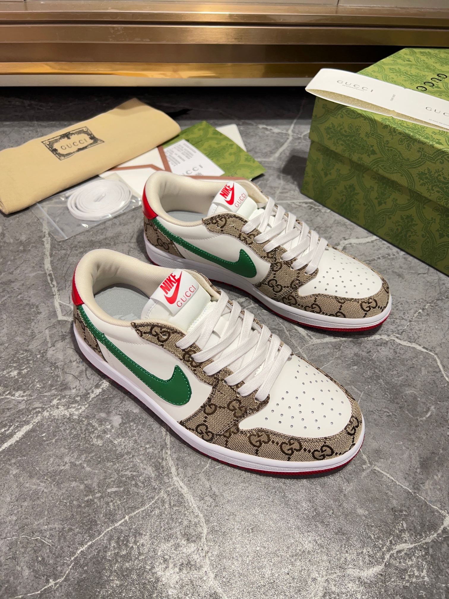 Gucci x Nike Dunk Low - GG Canvas White Green Red Low-Top