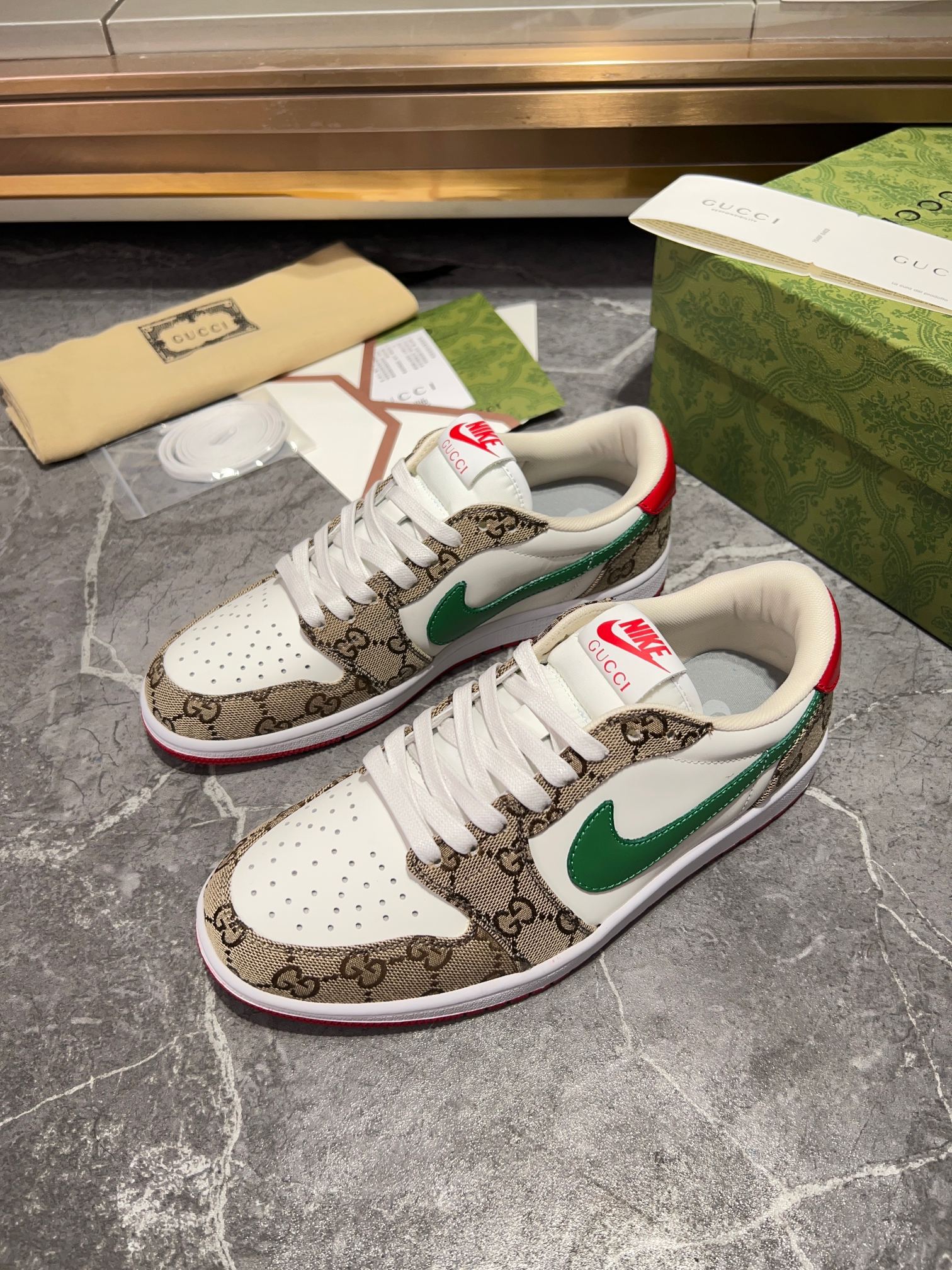 Gucci x Nike Dunk Low - GG Canvas White Green Red Low-Top