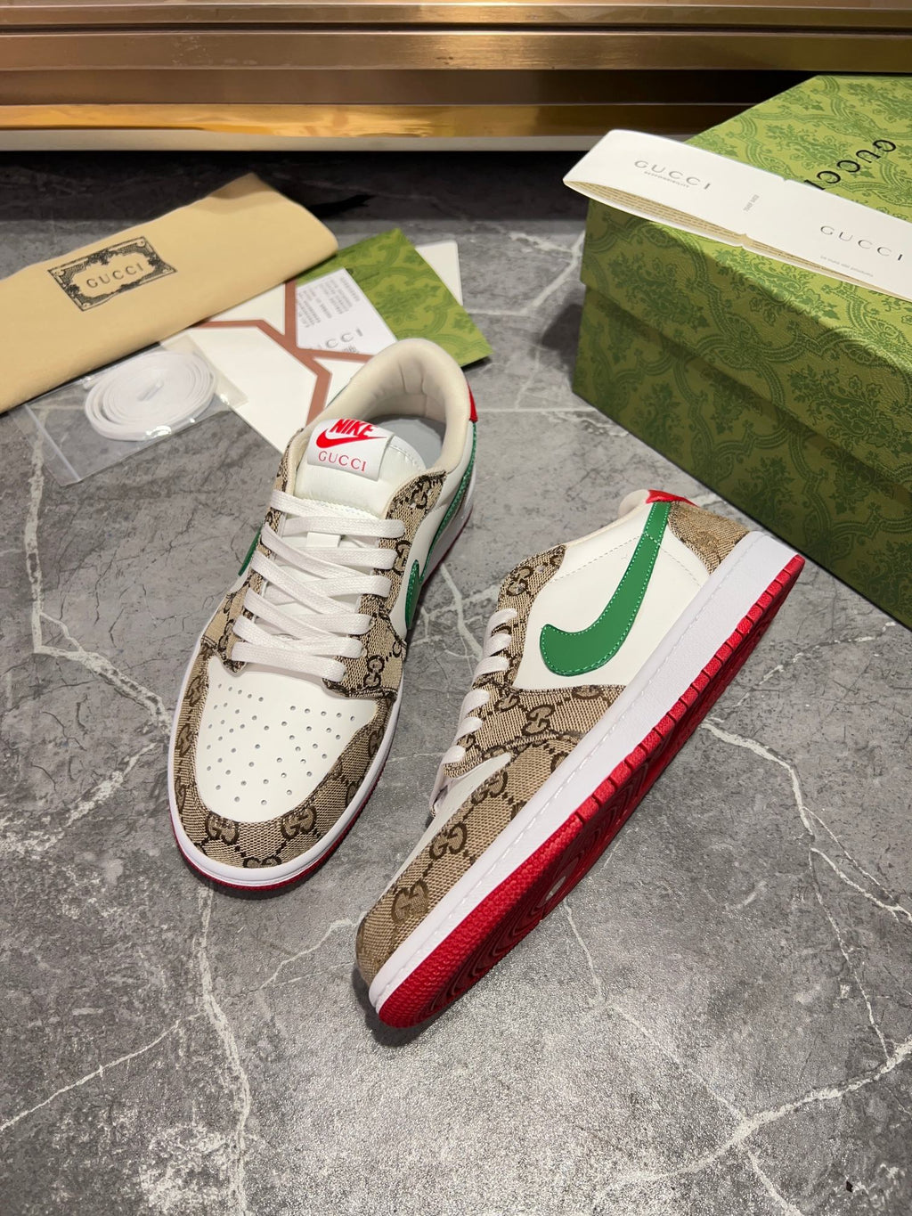 Gucci x Nike Dunk Low - GG Canvas White Green Red Low-Top