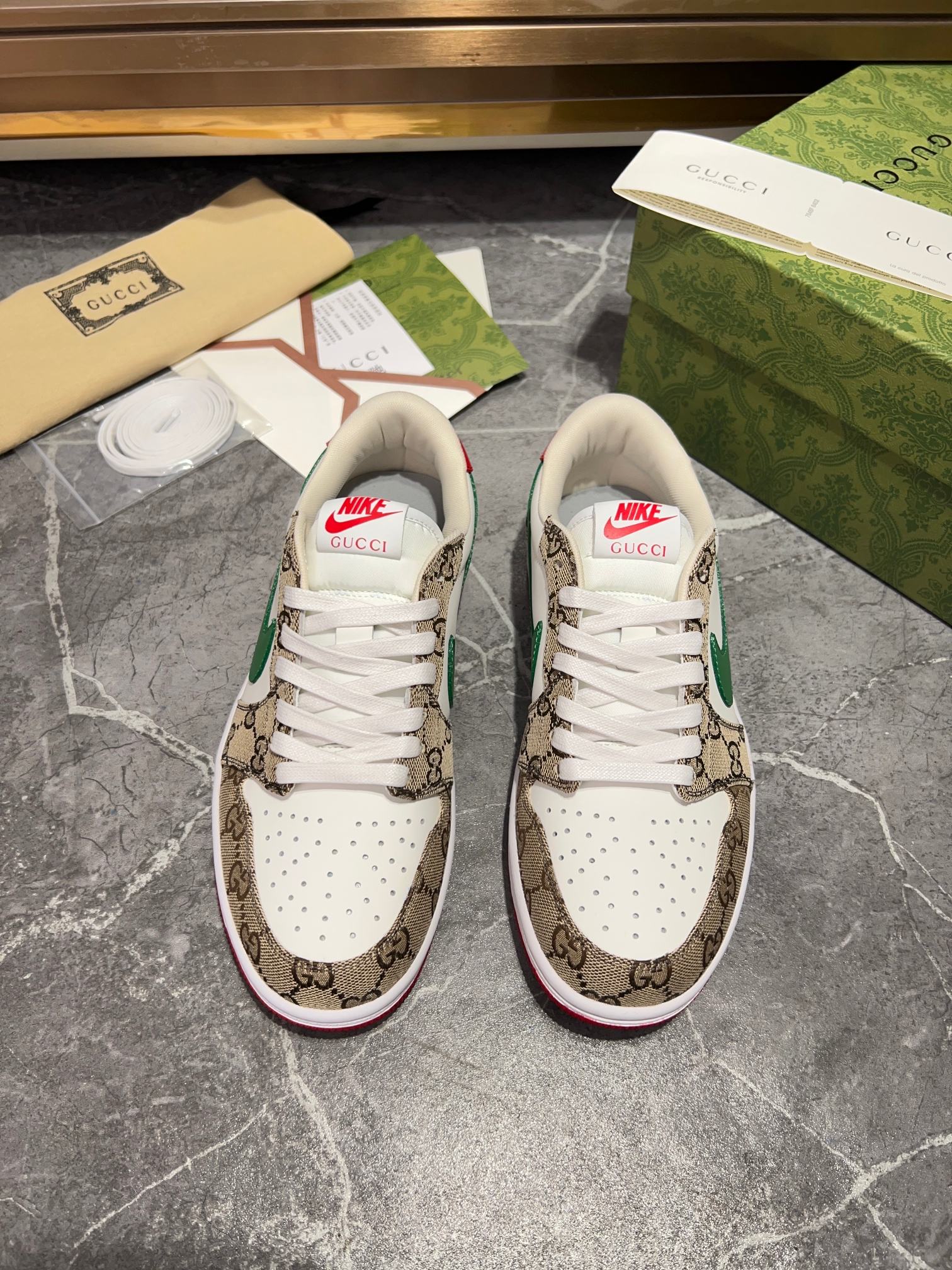 Gucci x Nike Dunk Low - GG Canvas White Green Red Low-Top