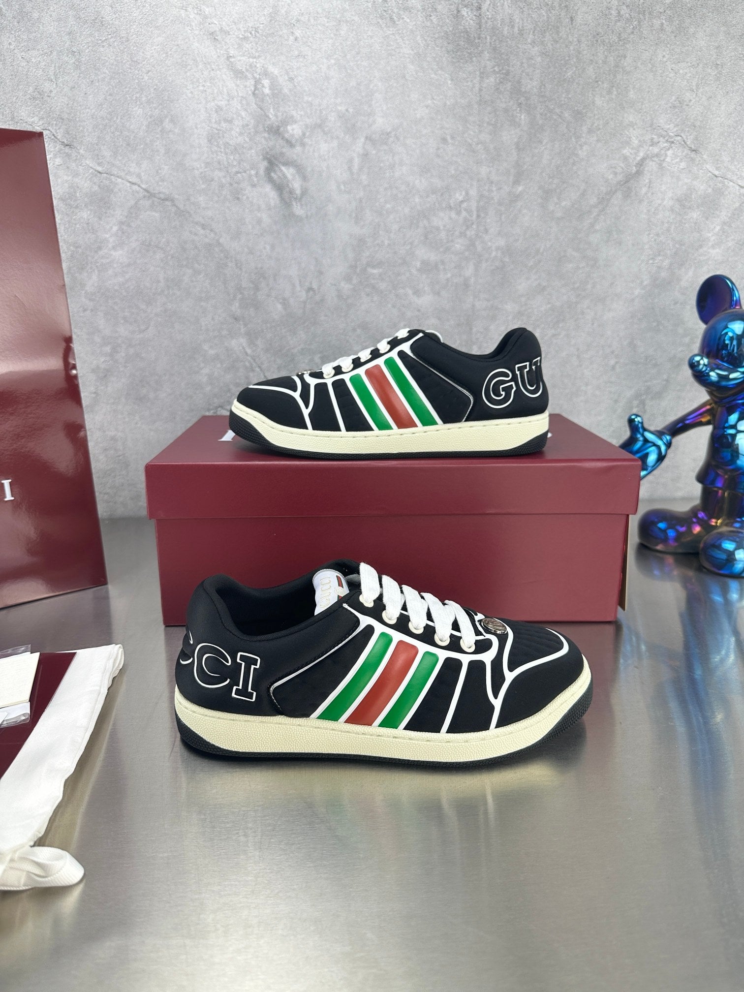 Gucci Screener Sneakers - Black Leather Red Green Web Stripe Low-Top
