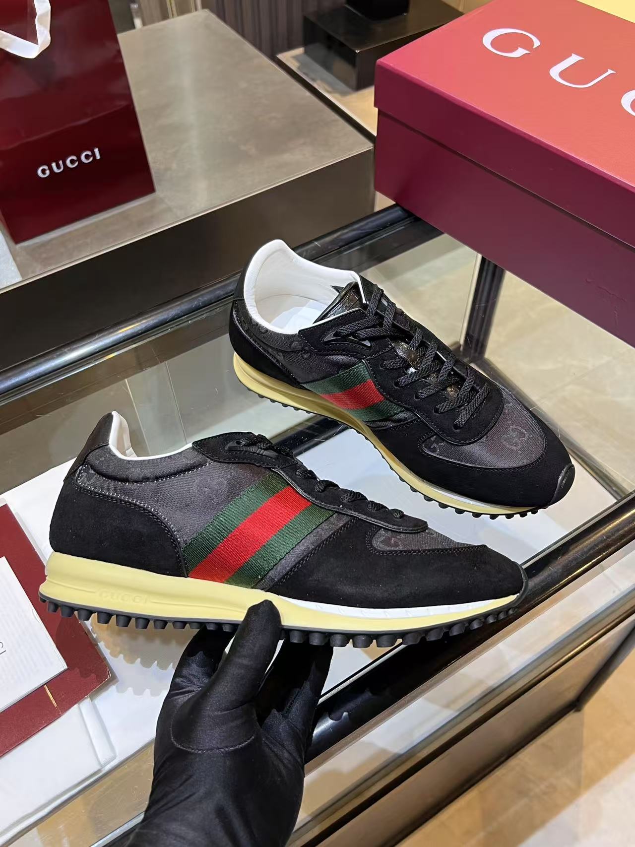 Gucci Web Stripe Runner - Black GG Monogram Red Green Low-Top