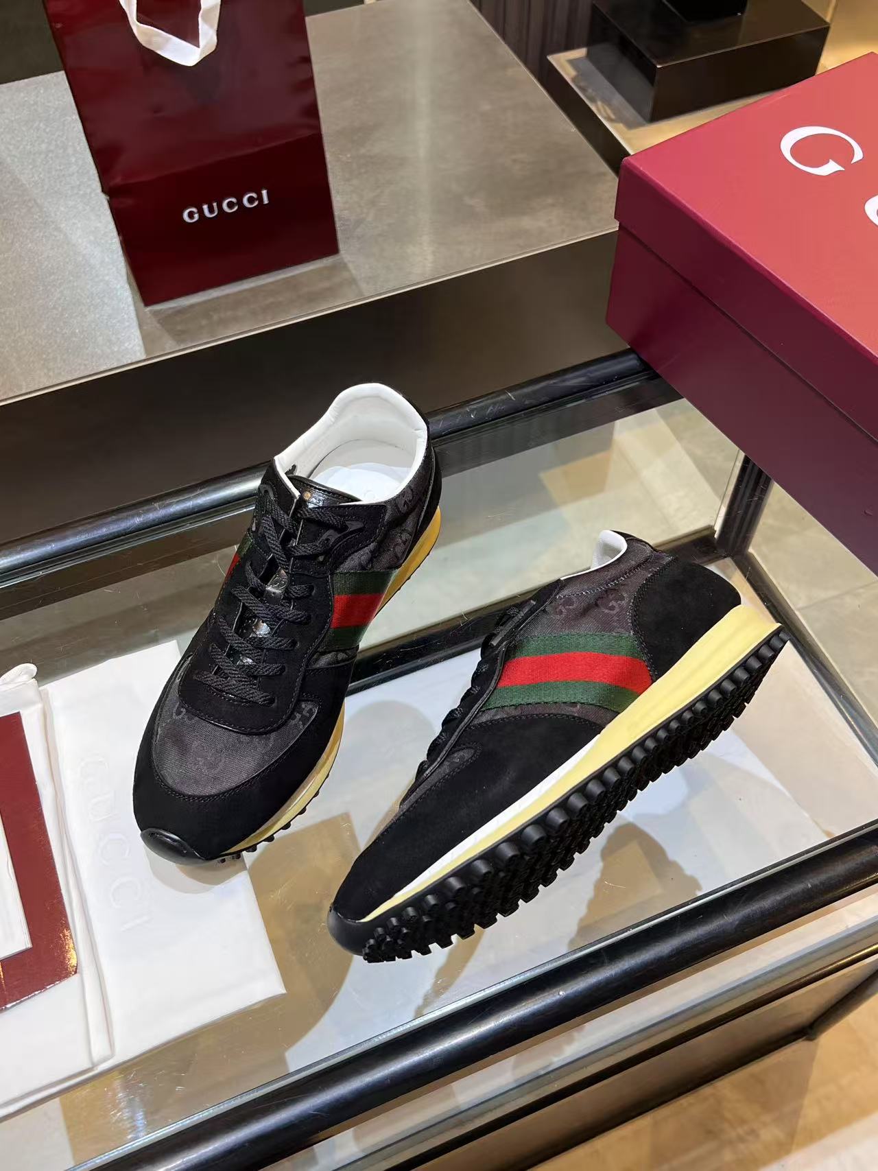 Gucci Web Stripe Runner - Black GG Monogram Red Green Low-Top