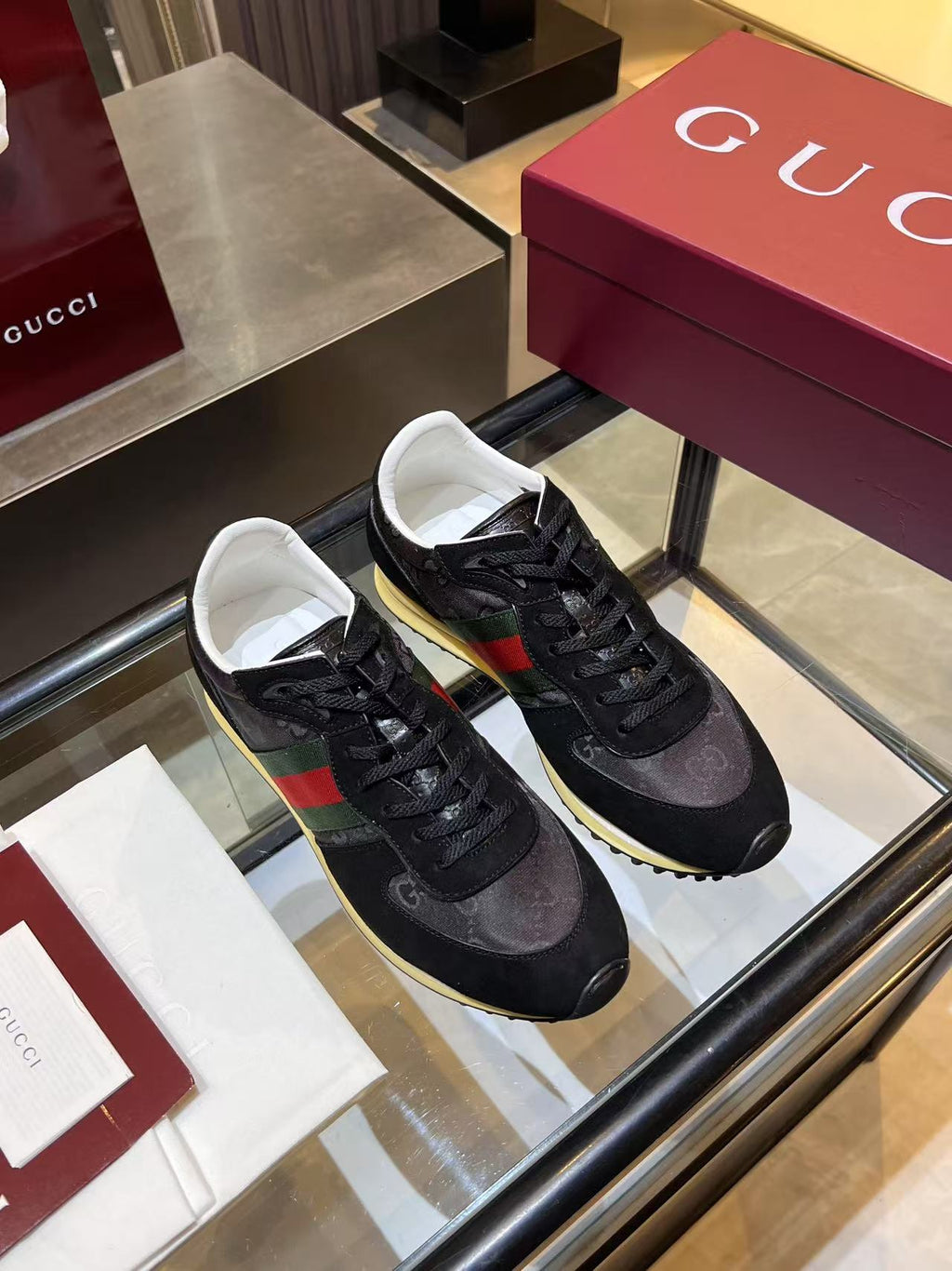 Gucci Web Stripe Runner - Black GG Monogram Red Green Low-Top