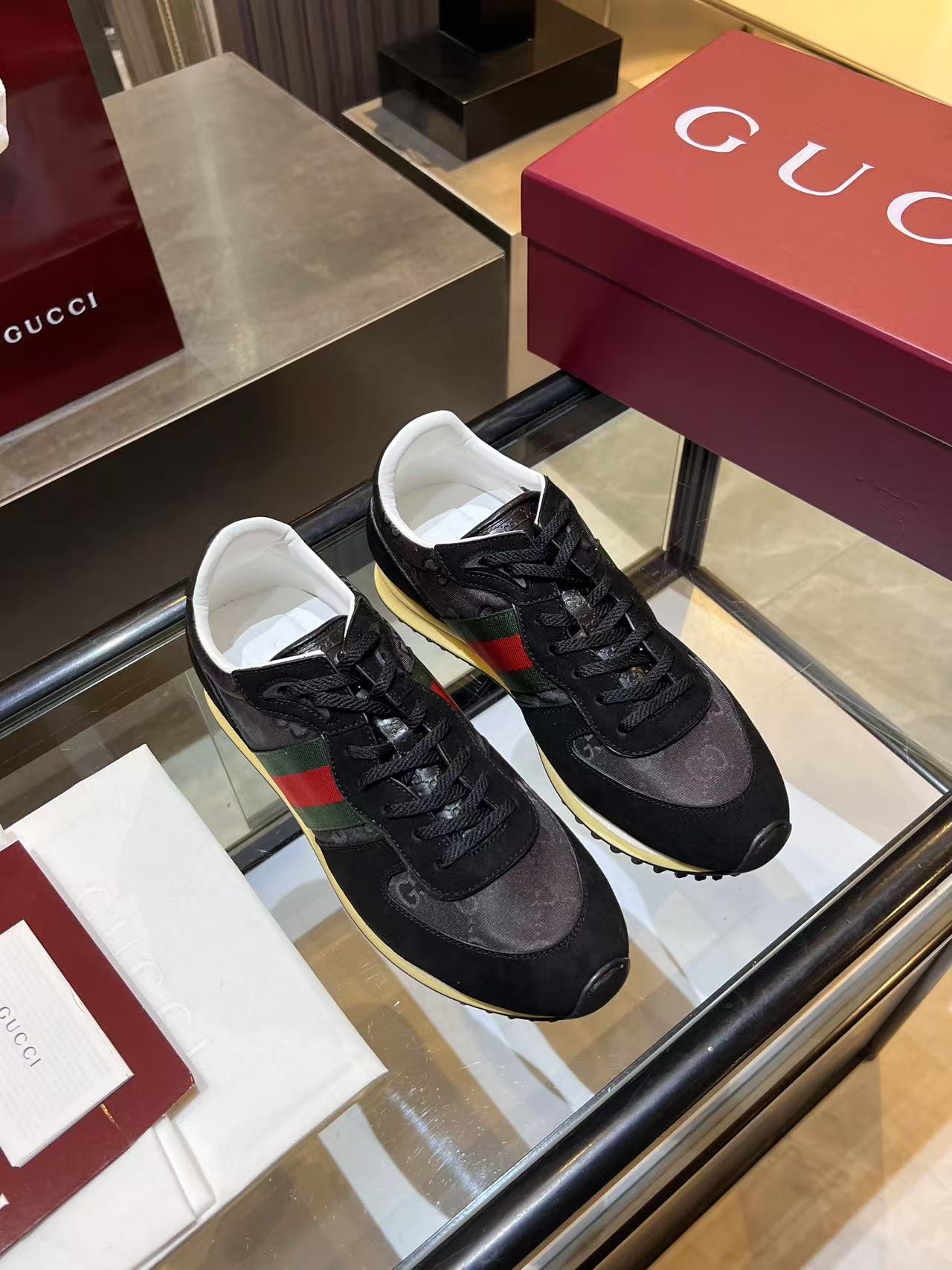 Gucci Web Stripe Runner - Black GG Monogram Red Green Low-Top