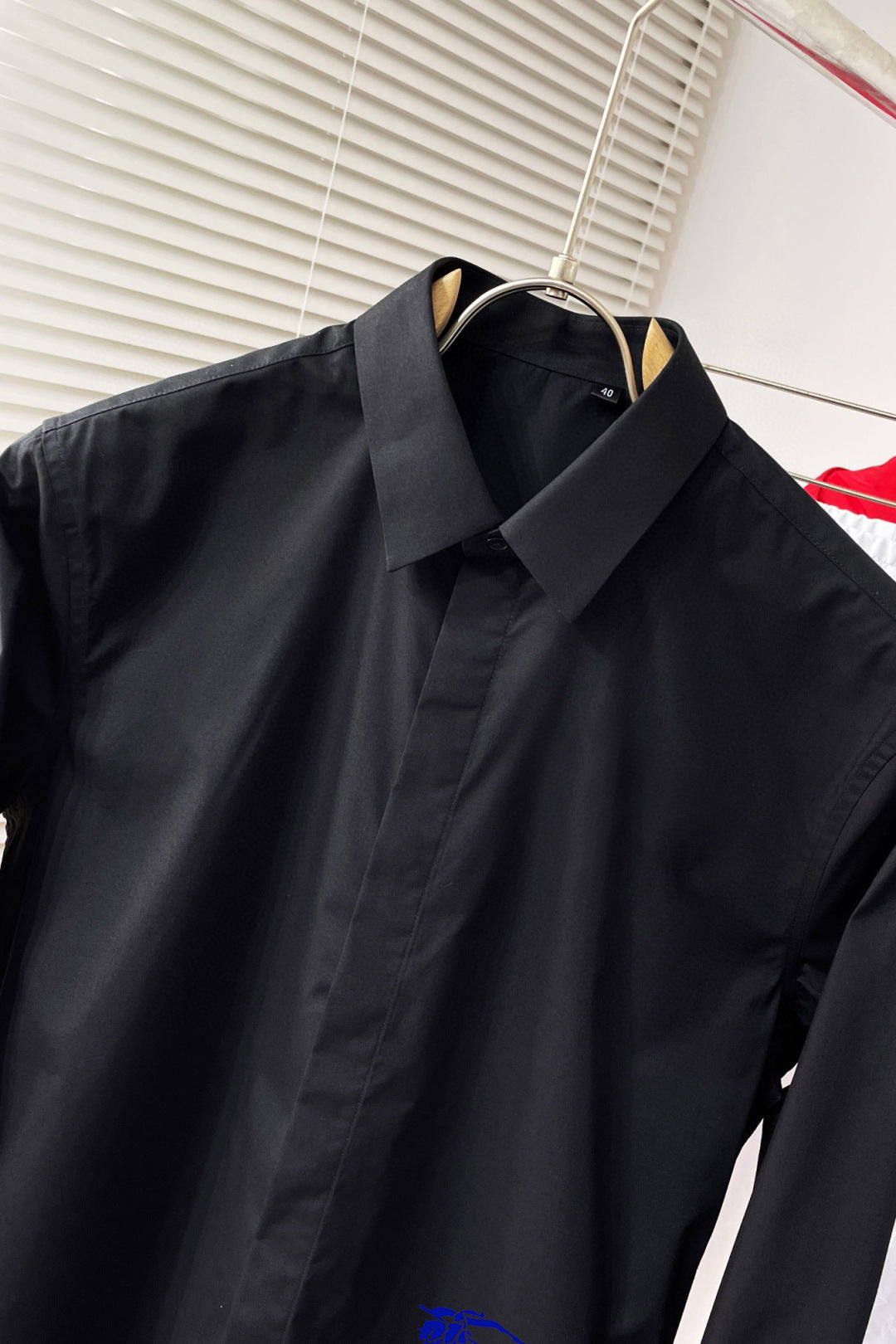 Burberry 2026 SS Equestrian Knight Embroidered Long-Sleeve Shirt — Black