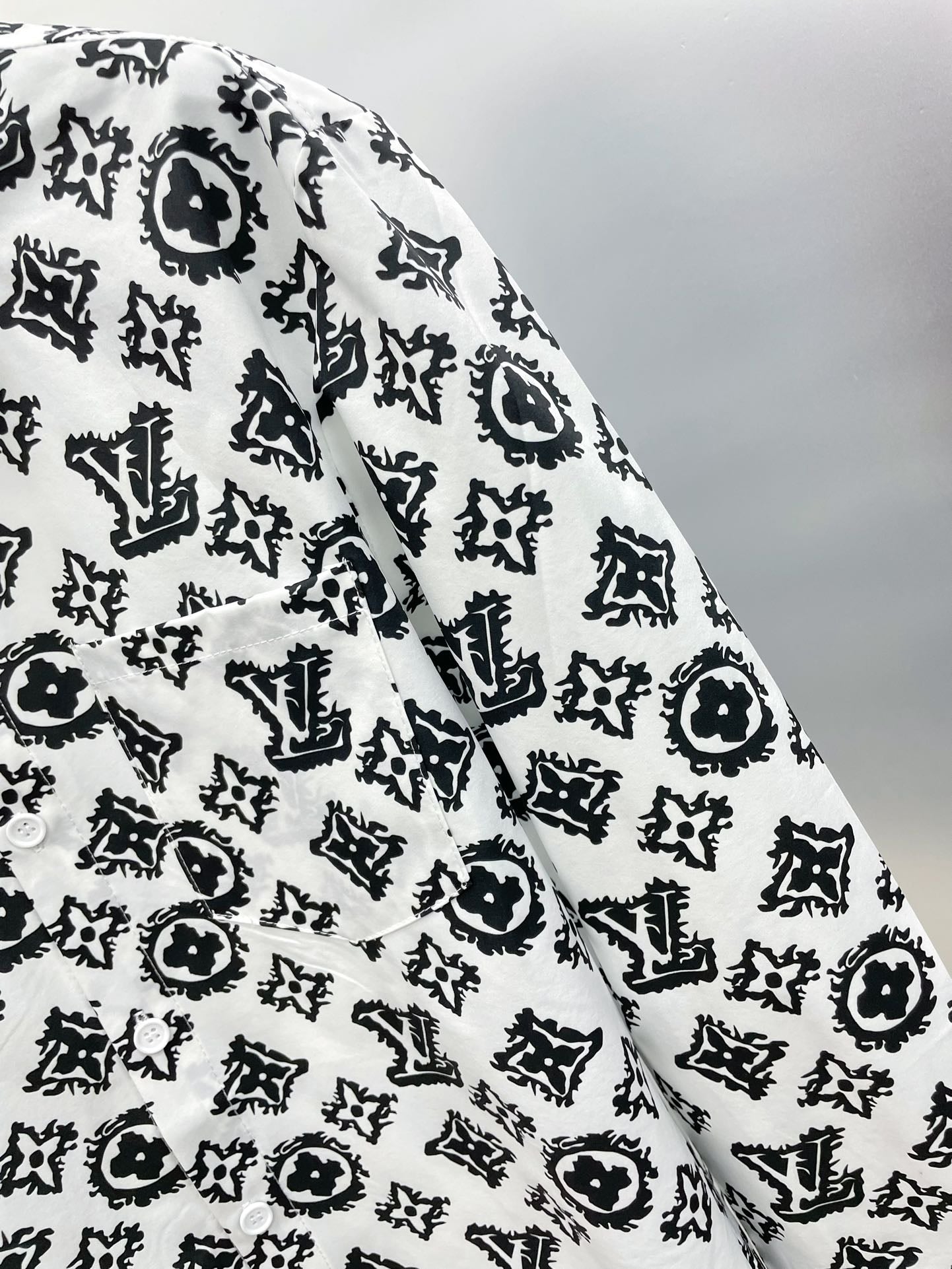 Louis Vuitton 2026 SS LV Monogram Graffiti All-Over Print Long-Sleeve Shirt — White
