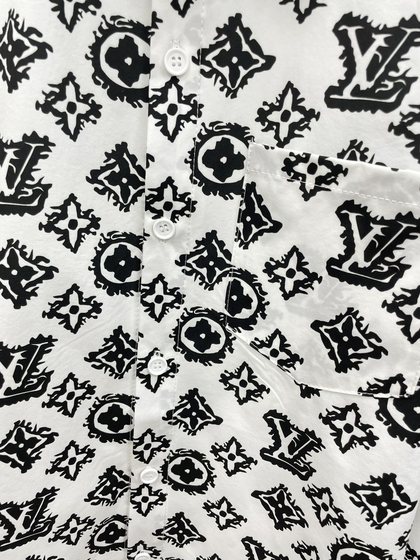 Louis Vuitton 2026 SS LV Monogram Graffiti All-Over Print Long-Sleeve Shirt — White