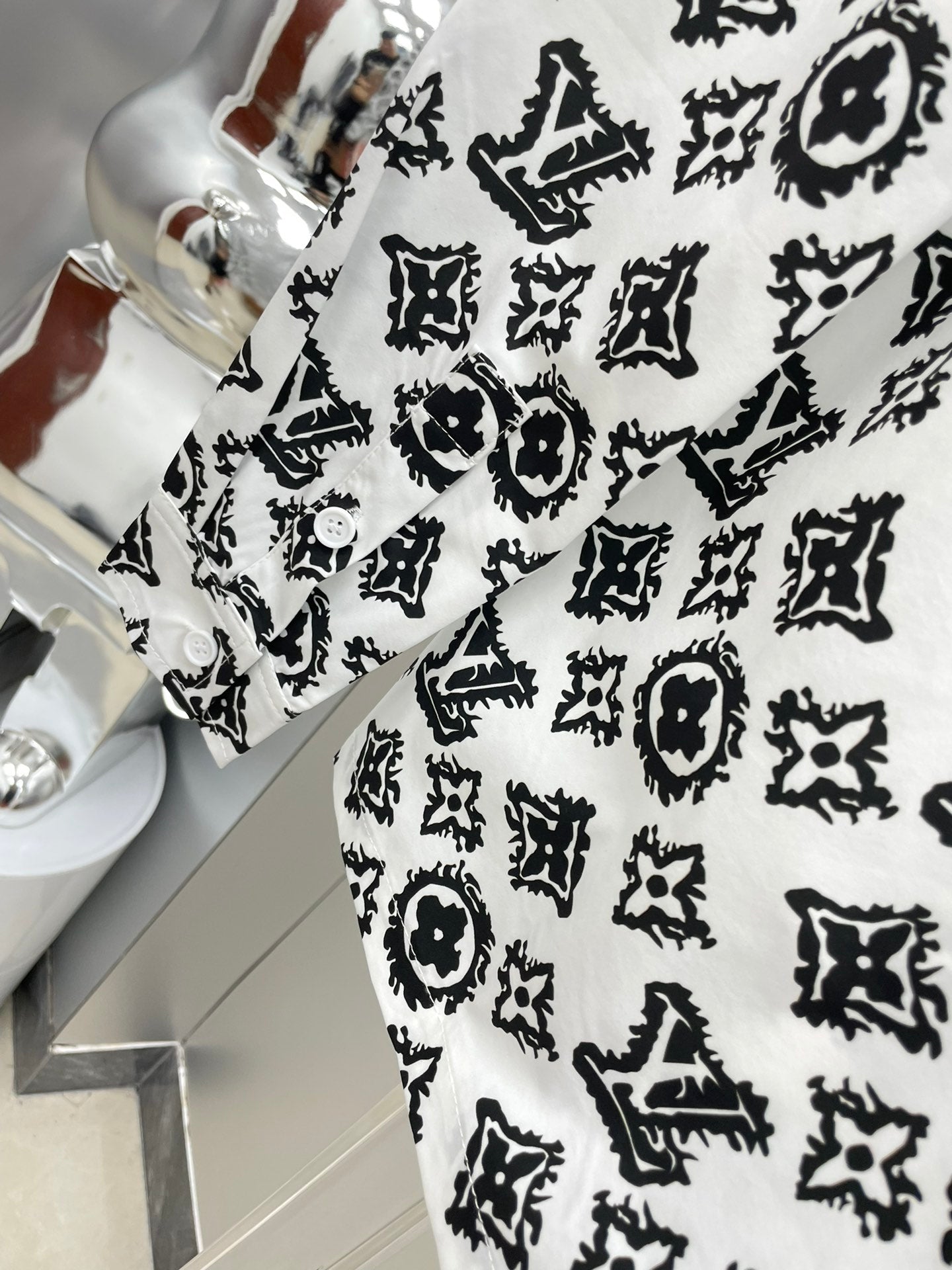 Louis Vuitton 2026 SS LV Monogram Graffiti All-Over Print Long-Sleeve Shirt — White