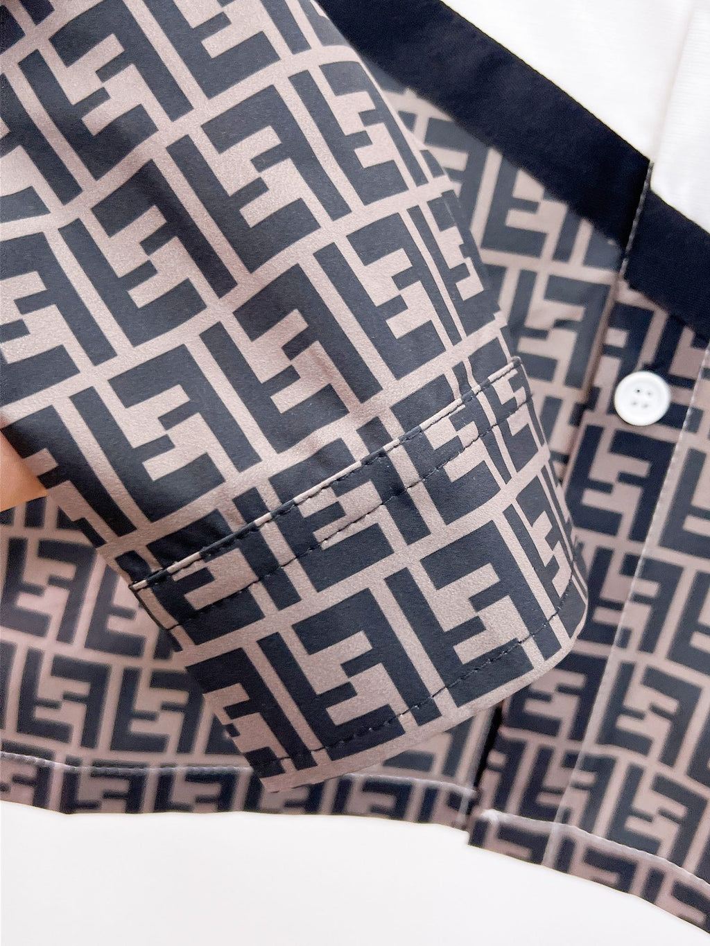 Fendi 2026 SS FF Monogram Colorblock Long-Sleeve Shirt — White