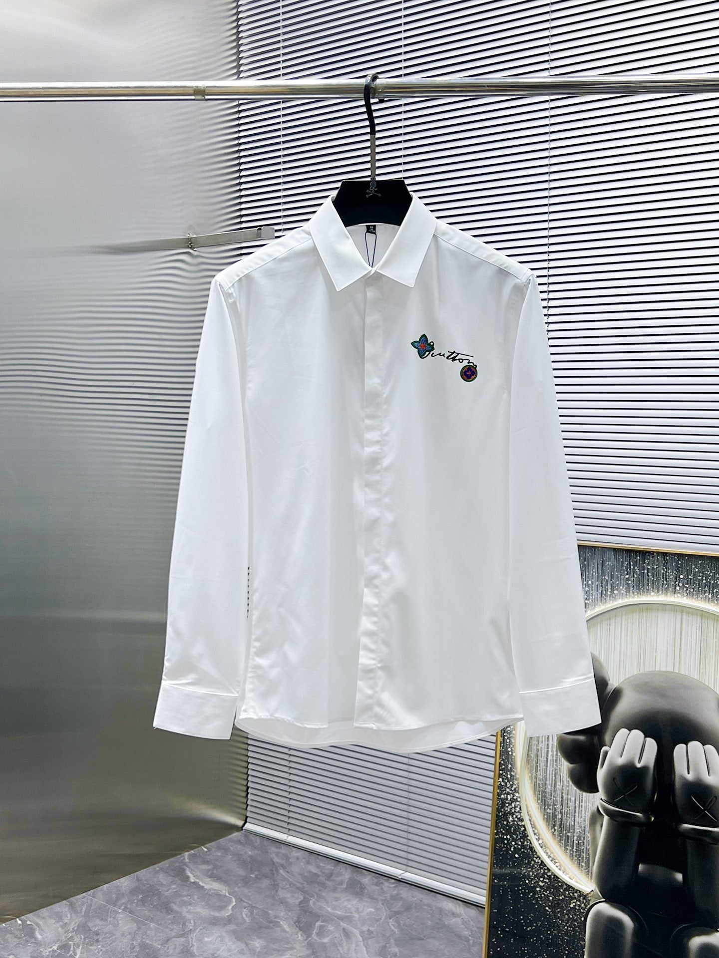 Louis Vuitton Embroidered Flower Logo Shirt - White